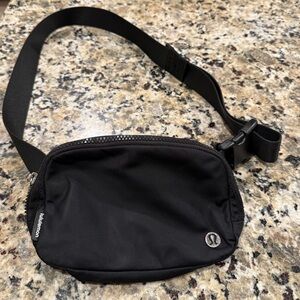 Lululemon belt bag 1L